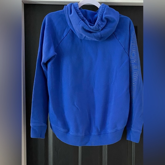 Under armour shirt small - Picture 2 of 4